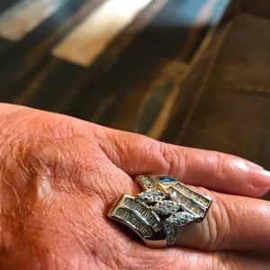 Size 7 ring cz but a beautiful setting